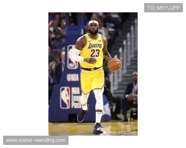詹姆斯带队逆转快船勇夺关键胜利NBA赛场再现传奇时刻